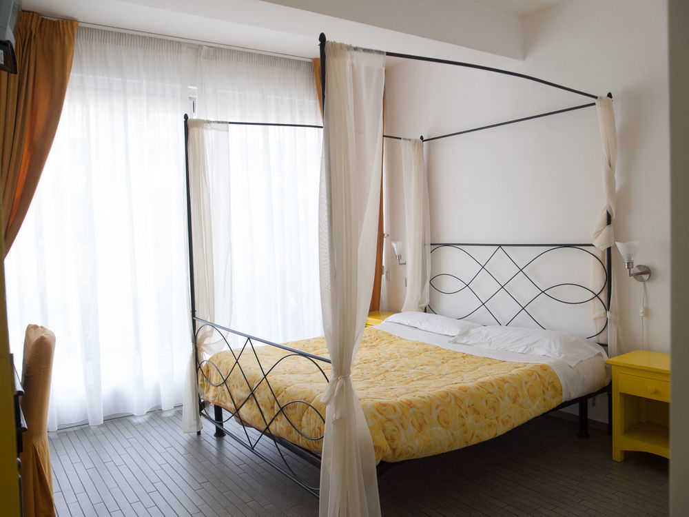 Casa Del Vento Bed and Breakfast Roccalumera Eksteriør billede