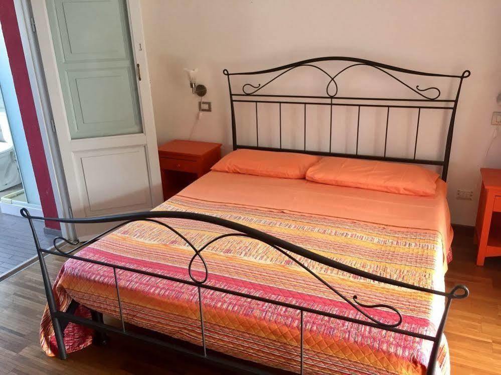 Casa Del Vento Bed and Breakfast Roccalumera Eksteriør billede